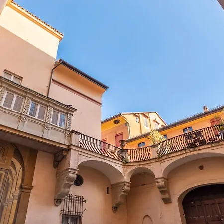 Ur-nest D'azeglio * Болонья